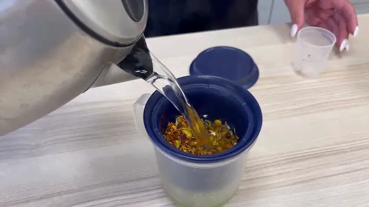 Чай из лепестков цветка ноготков Tupperware