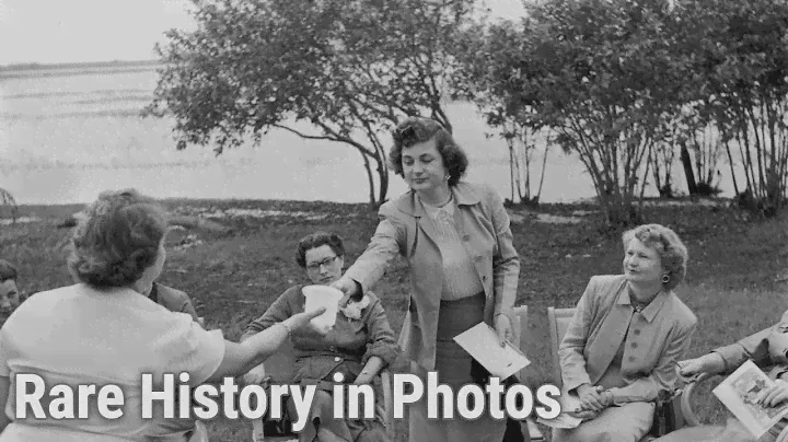 The Fascinating Story of Tupperware Parties in the 1950s | Rare History in Photos